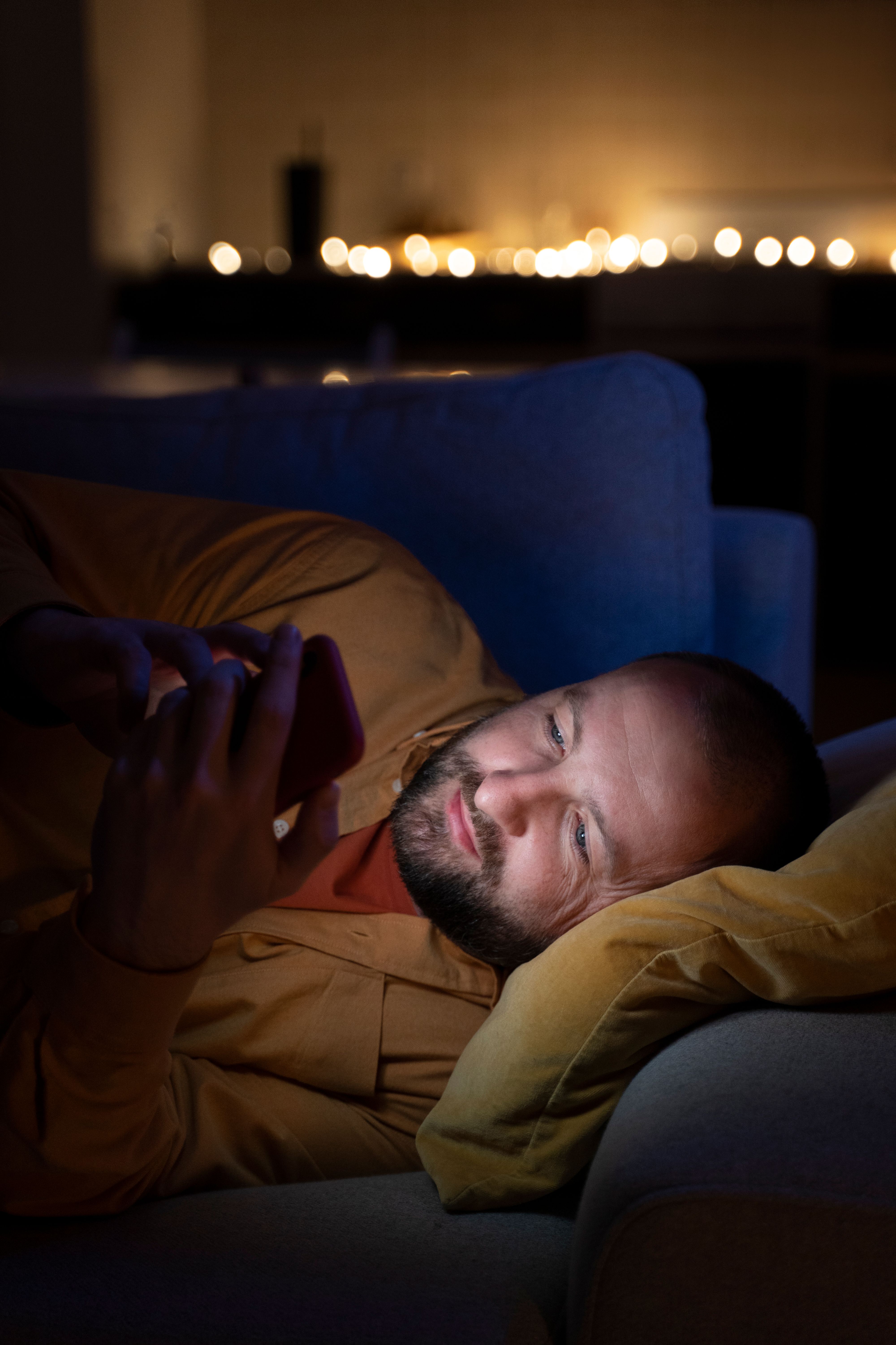 Perché ci si sveglia di notte: cause principali, conseguenze e rimedi