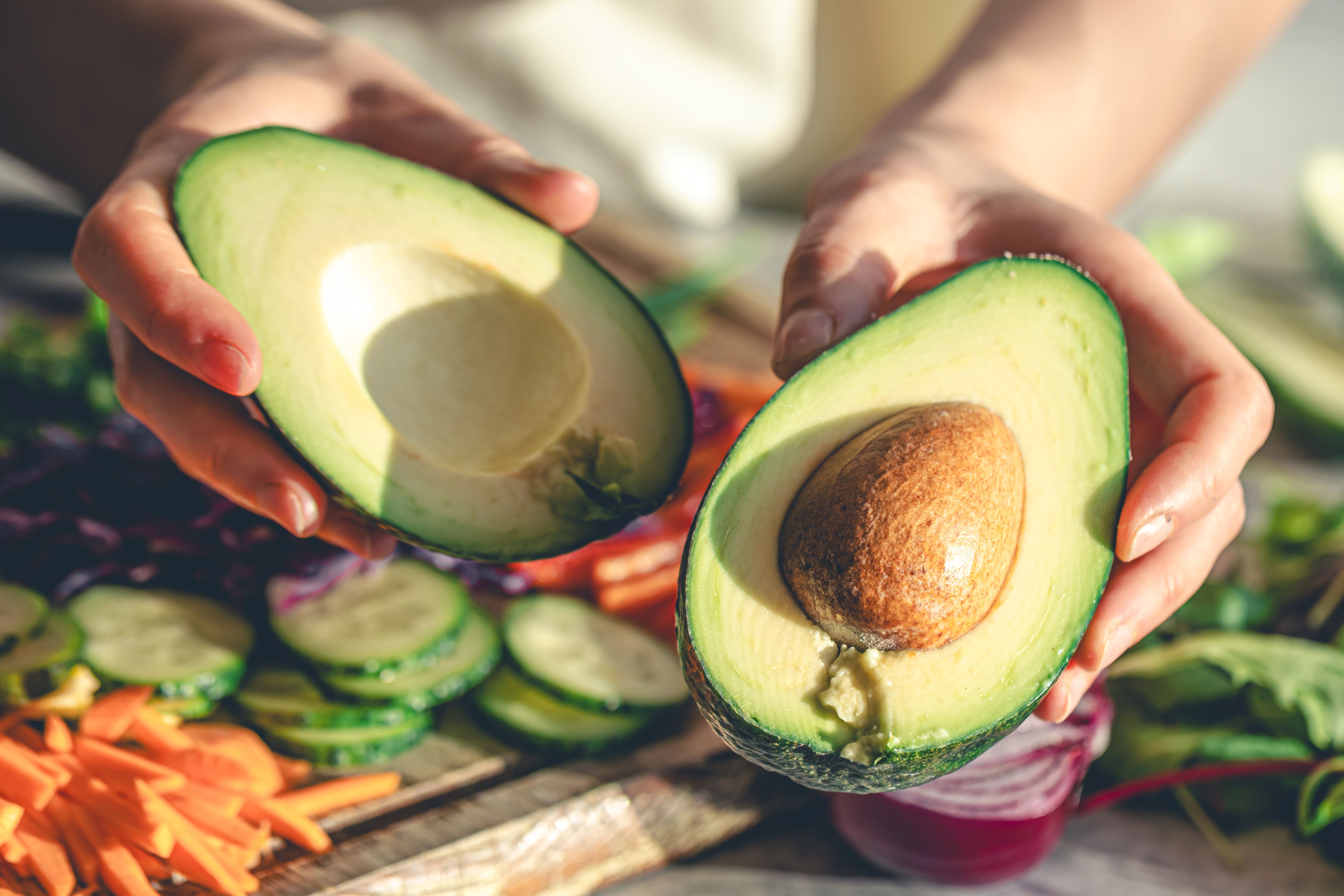 Avocado: proprietà nutrizionali, benefici e controindicazioni