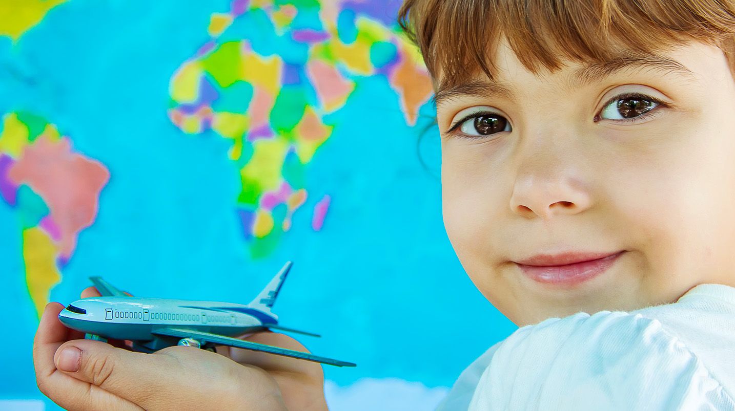 Viaggi con i bambini: cosa portare per vacanze serene e sicure