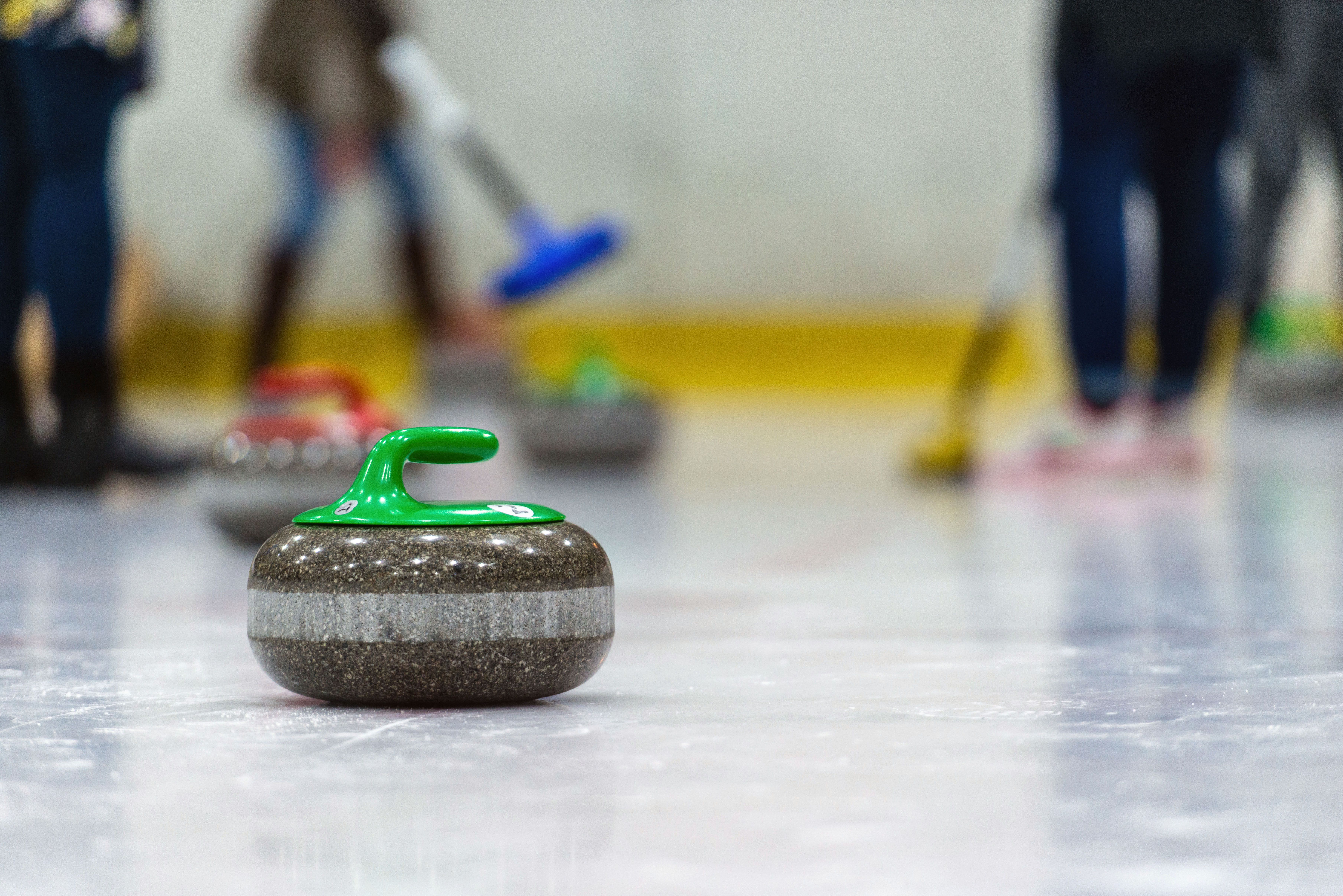 Cos'è il curling? Una guida completa a questo sport unico