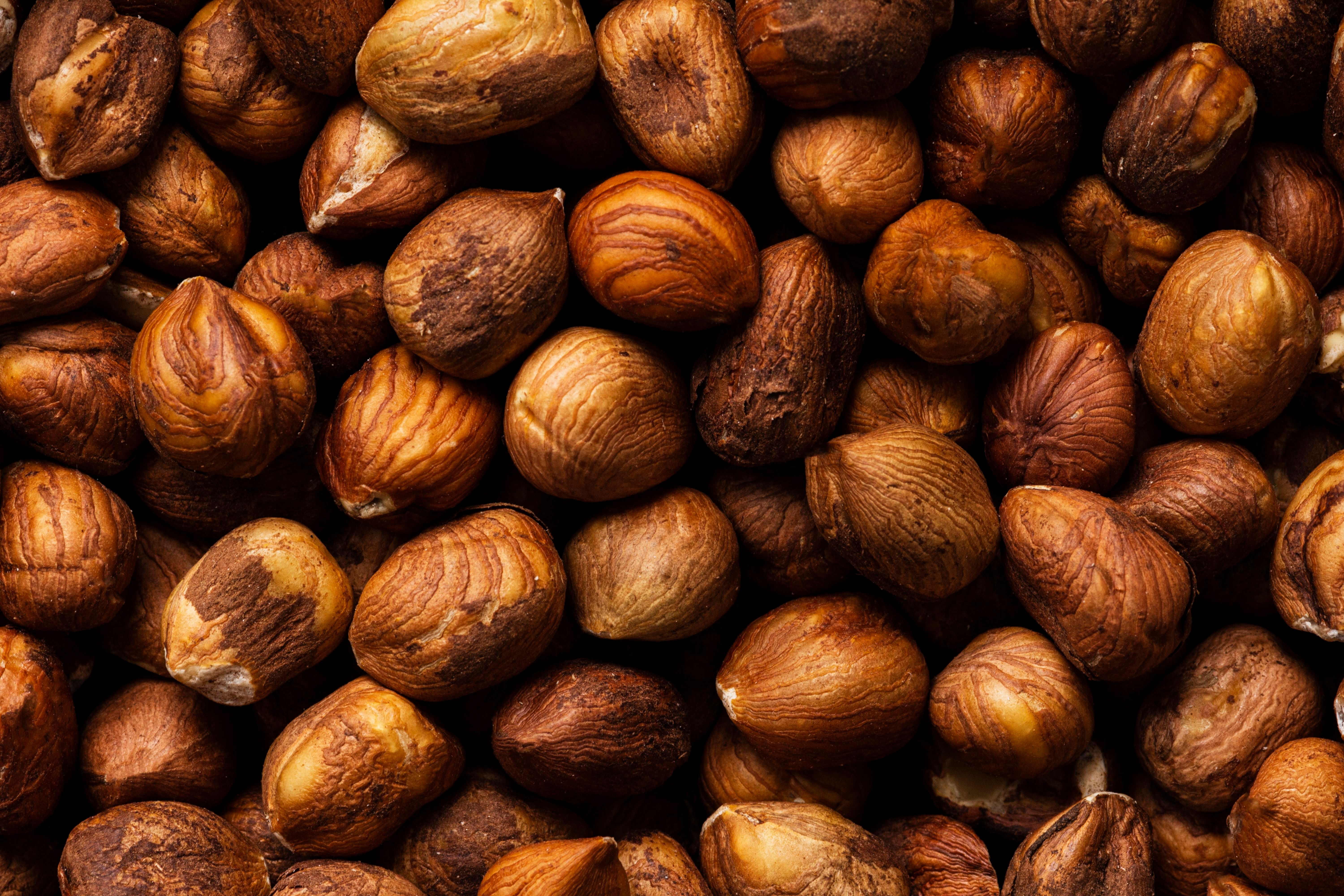 Nocciole e cuore: benefici, quantità consigliata e come inserirle nella dieta